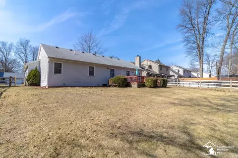 8666 Tanglewood, Temperance, MI 48182 photo 26