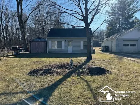 7963 S Stoney Crk, Carleton, MI 48117