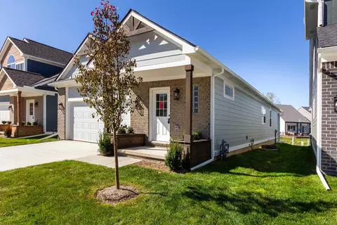 27627 Maryjane Ln E, New Baltimore, MI 48047