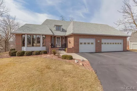669 Stonecrest, Adrian, MI 49221