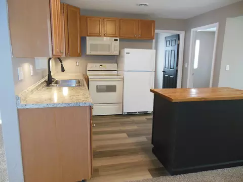 Kitchen - 5143 Apache, Harrison, MI 48625 photo 2 of 3