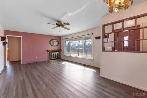 Living - 338 E Main, Hudson, MI 49247 photo 3 of 5