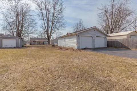 Exterior - 338 E Main, Hudson, MI 49247 photo 5 of 9