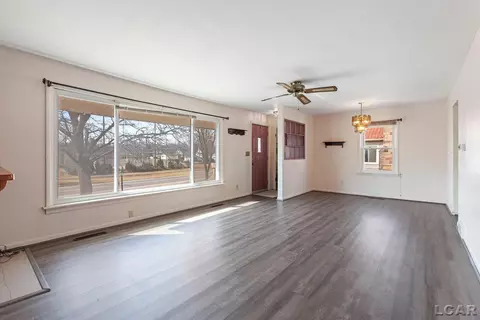 Living - 338 E Main, Hudson, MI 49247 photo 1 of 5