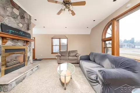 Living - 1041 Chatterton, Gladwin, MI 48624 photo 3 of 3