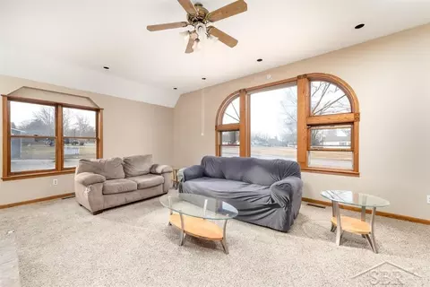 Living - 1041 Chatterton, Gladwin, MI 48624 photo 2 of 3