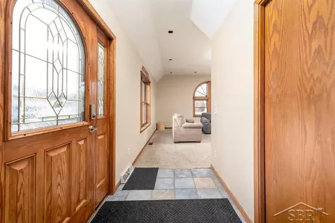 Entry Way - 1041 Chatterton, Gladwin, MI 48624 photo 2 of 2