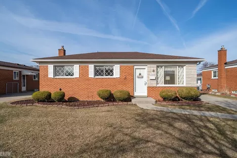 32405 Gloede, Warren, MI 48088