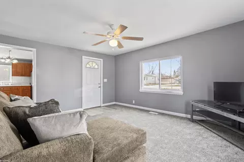 106 S Hunter St, Capac, MI 48014 photo 8