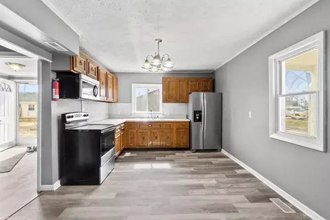 106 S Hunter St, Capac, MI 48014 photo 12