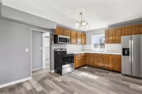 106 S Hunter St, Capac, MI 48014 photo 11