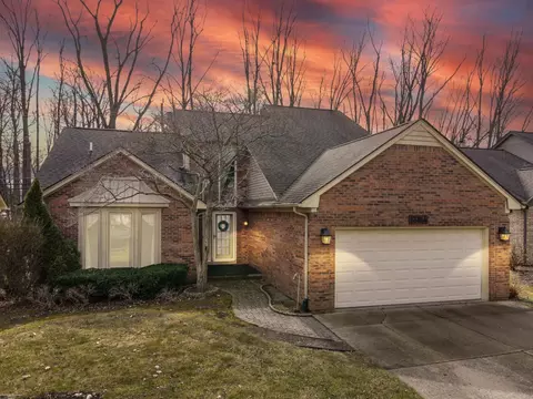 13814 Heatherwood, Sterling Heights, MI 48313