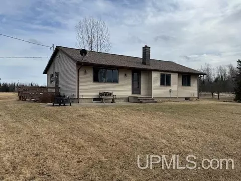 8972 County 511, Rapid River, MI 49878
