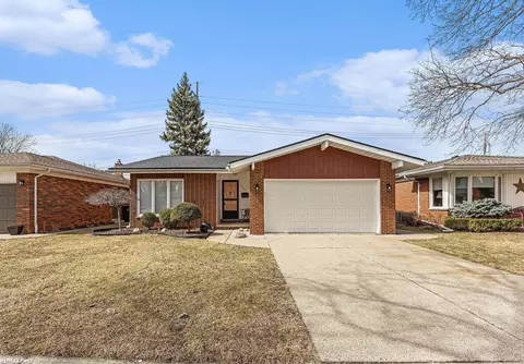 31009 Champine, Saint Clair Shores, MI 48082