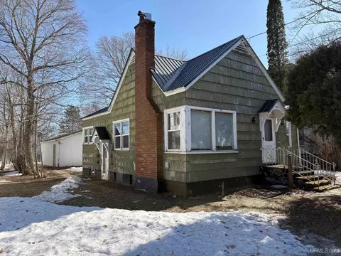 129 W Norrie, Ironwood, MI 49938