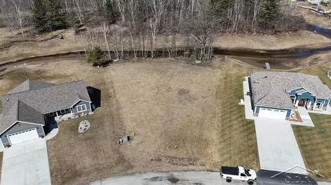 863 E Shoreline, Hope, MI 48628