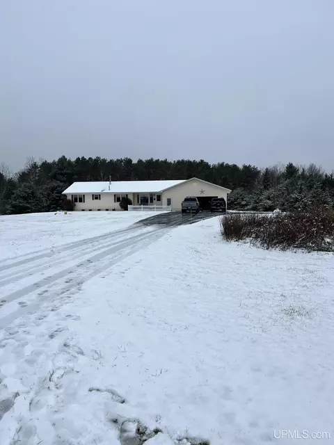 1343 N Beckman, Manistique, MI 49854