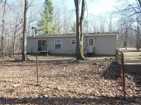 581 E Clarence, Harrison, MI 48625 photo 6
