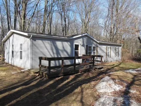 581 E Clarence, Harrison, MI 48625 photo 3