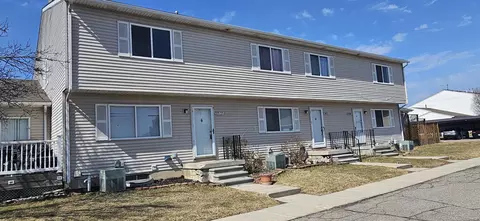 28173 Raleigh Cres #100, Chesterfield, MI 48051