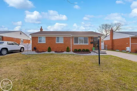 6496 Huntleigh, Garden City, MI 48135