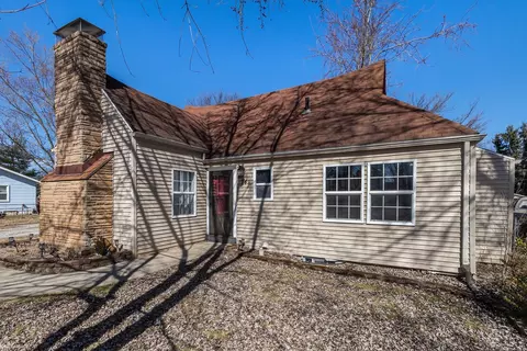 74 Longfellow, Whitmore Lake, MI 48189