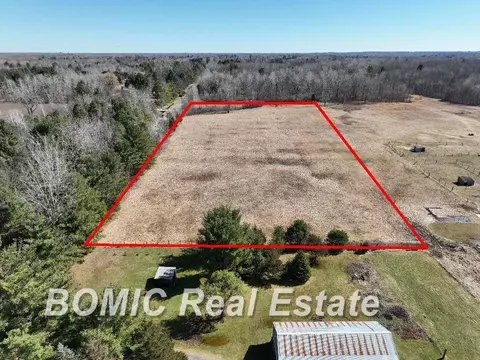 00 Walton, Vassar, MI 48768