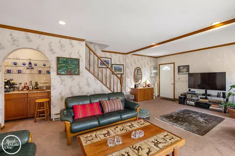 Living - 161 Stephens, Grosse Pointe Farms, MI 48236 photo 5 of 7