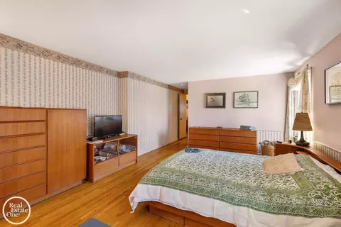 Bedroom - 161 Stephens, Grosse Pointe Farms, MI 48236 photo 1 of 6