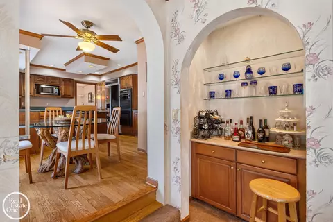 Dining - 161 Stephens, Grosse Pointe Farms, MI 48236 photo 3 of 4