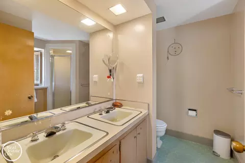 Bath - 161 Stephens, Grosse Pointe Farms, MI 48236 photo 1 of 4