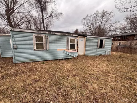 1884 Roberts, Benton Harbor, MI 49022