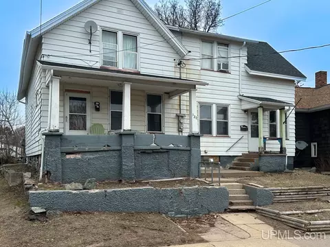 320 W W Rdg, Marquette, MI 49855