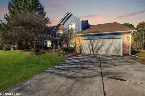 4141 Morningdale, Troy, MI 48085