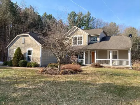 2638 Oak Highland, Lowell, MI 49331