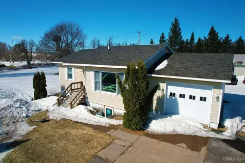 49997 Us 41, Hancock, MI 49930