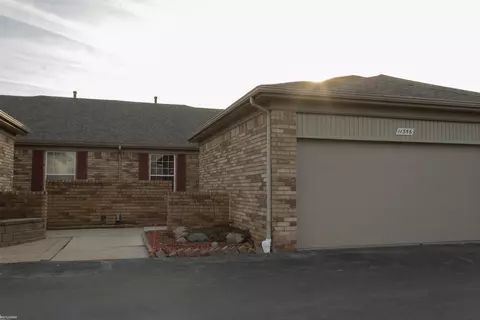 11356 Oak Grv #BLDG 35  138, Washington, MI 48094