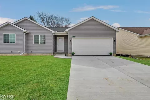 9508 Orchard Lk, Davison, MI 48423