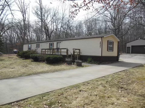 2521 Cherry Grv, Harrison, MI 48625
