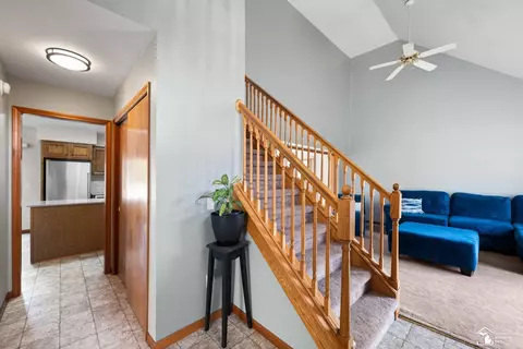 Entry Way - 1100 Donnalee, Monroe, MI 48162 photo 2 of 4