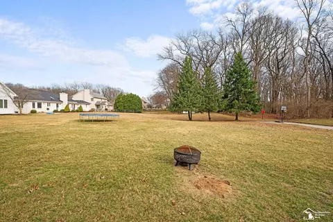 Exterior - 1100 Donnalee, Monroe, MI 48162 photo 3 of 3
