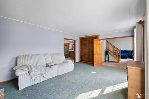 Living - 1100 Donnalee, Monroe, MI 48162 photo 1 of 2