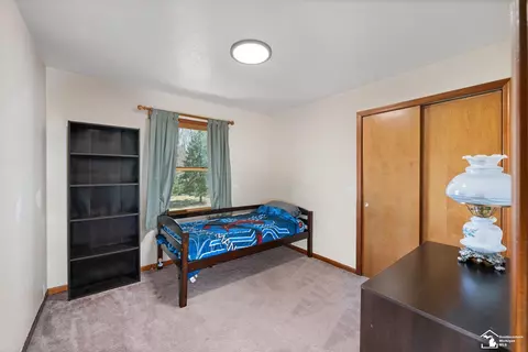 Bedroom - 1100 Donnalee, Monroe, MI 48162 photo 4 of 5