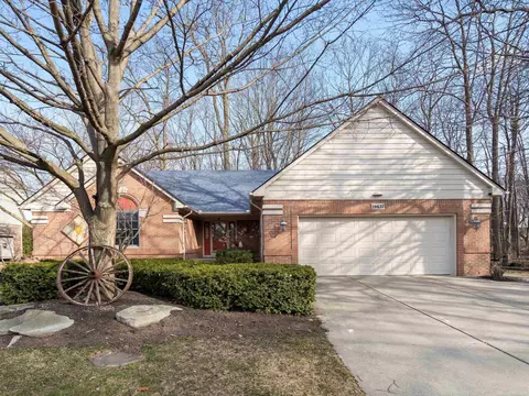 19637 Black Oaks #22, Macomb, MI 48044