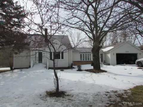 636 Michigan, Baraga, MI 49908