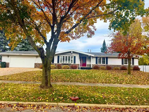 2530 S 1st, Escanaba, MI 49829