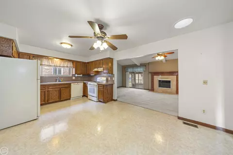 47610 Mt Vesuvius, Macomb, MI 48044 photo 2