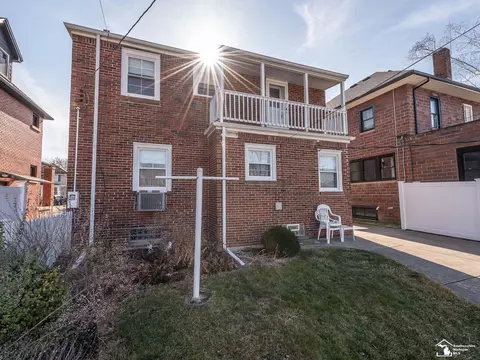 529 Godfroy, Monroe, MI 48162 photo 3