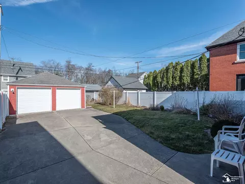 529 Godfroy, Monroe, MI 48162 photo 4