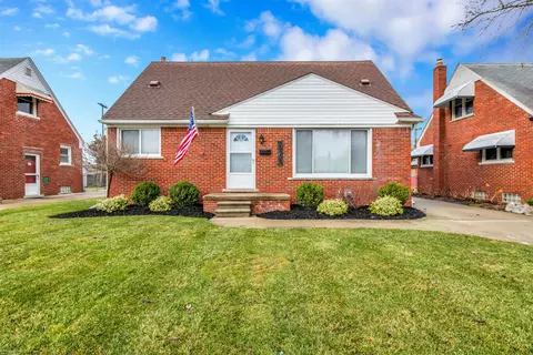 20309 Frazho, Saint Clair Shores, MI 48081